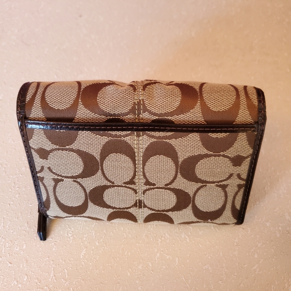 Coach Zoe Signature Hobo Bag and matching Wallet - Picture 7 of 8